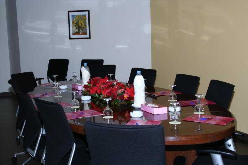 Markazia Suites Beirut Luaran gambar